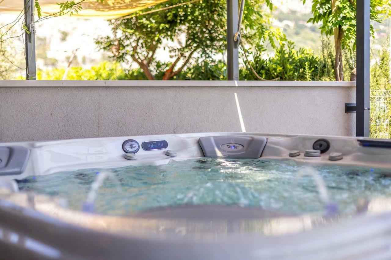 Luxury Apartment With Hot Tub Omiš Zewnętrze zdjęcie