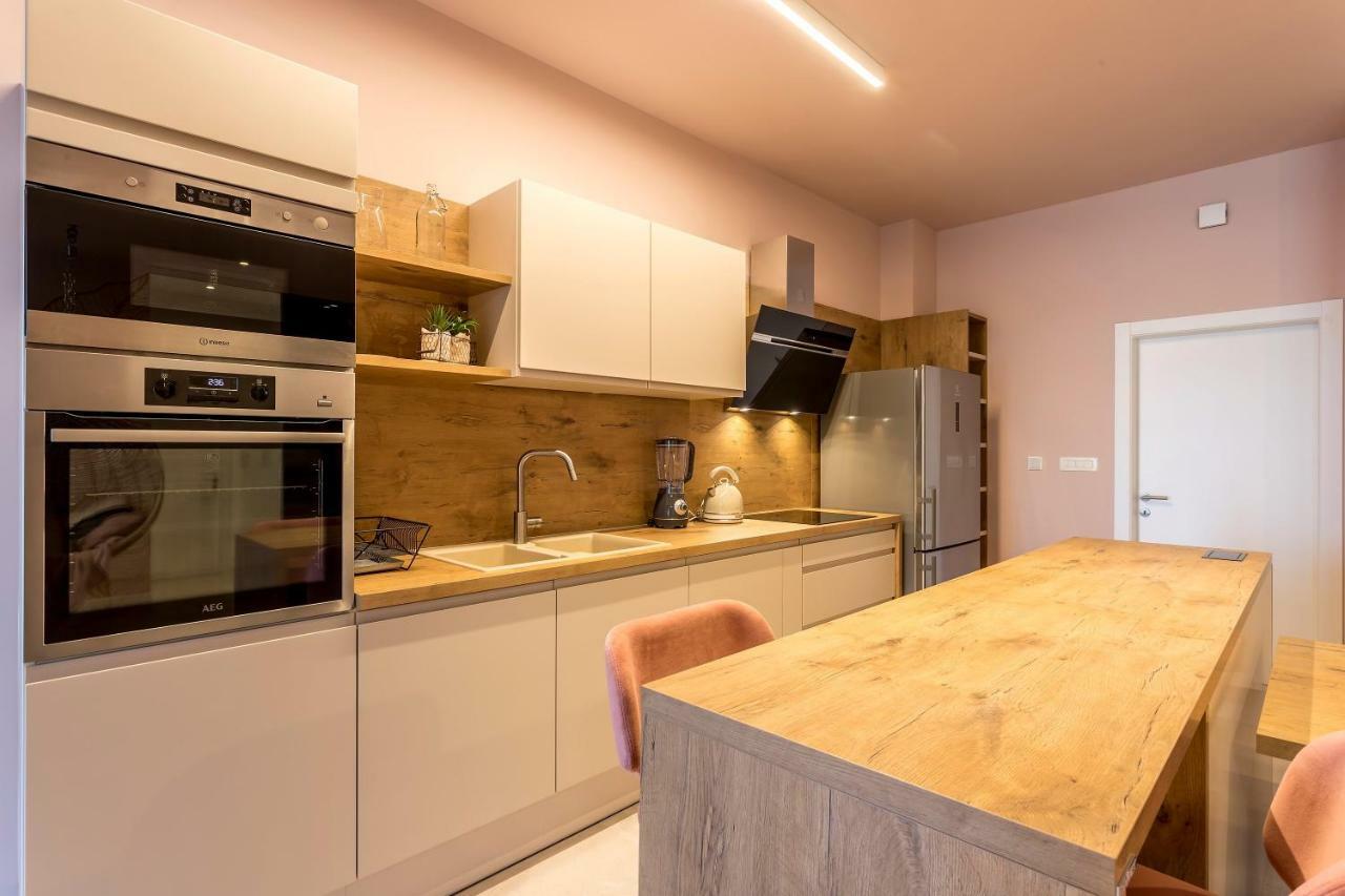 Luxury Apartment With Hot Tub Omiš Zewnętrze zdjęcie